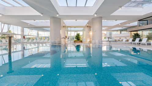 Escapada termal de lujo: Alojamiento, desayuno y spa en A Toxa. 