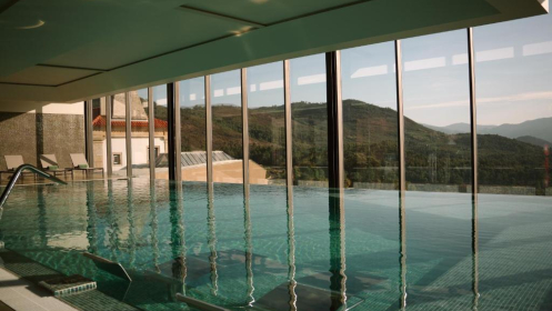Escapada de lujo y relax 5*: Alojamiento, desayuno y spa. Monçao, Portugal.